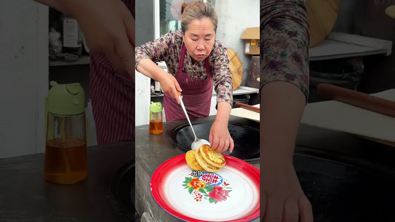 看看俺老婆婆做的里脊夹饼嘎嘎哇塞！#记录我的农村生活 #乡村美食