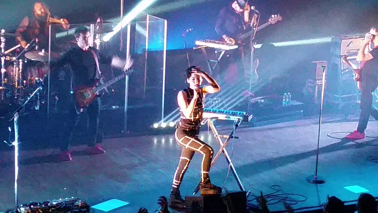 Superbus - lola (live in Toulouse 2016)