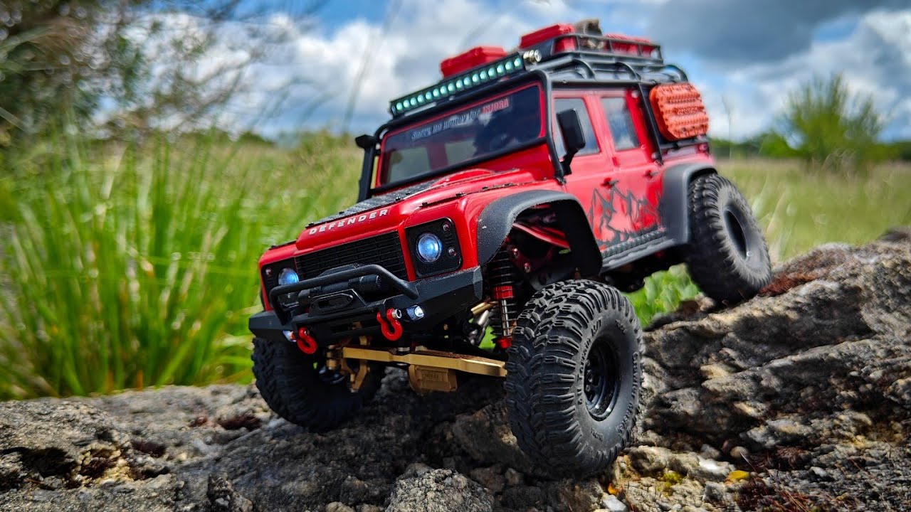 Traxxas TRX4M Defender Let's crawl on the rocks XIII