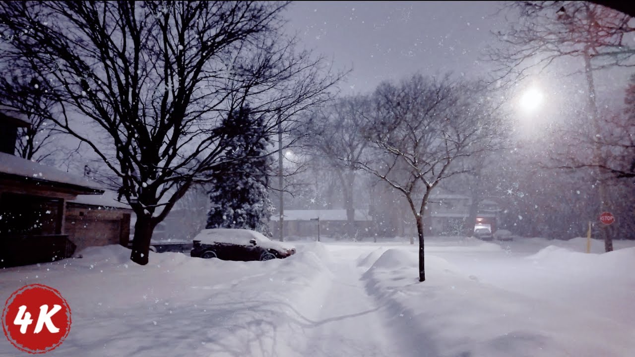 Snowstorm at 2 AM 🌨️ | Walking Through 30cm of Snow in a Quiet Canadian Neighborhood
