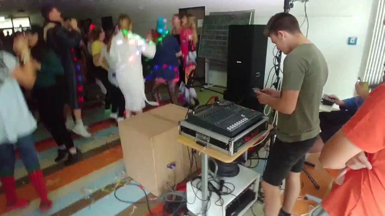 Wir haben unsere Pa Anlage mit in die Schule genommen! (2xMBH-118, 2xMTH-30, 2xPA 252 ECO MKII)