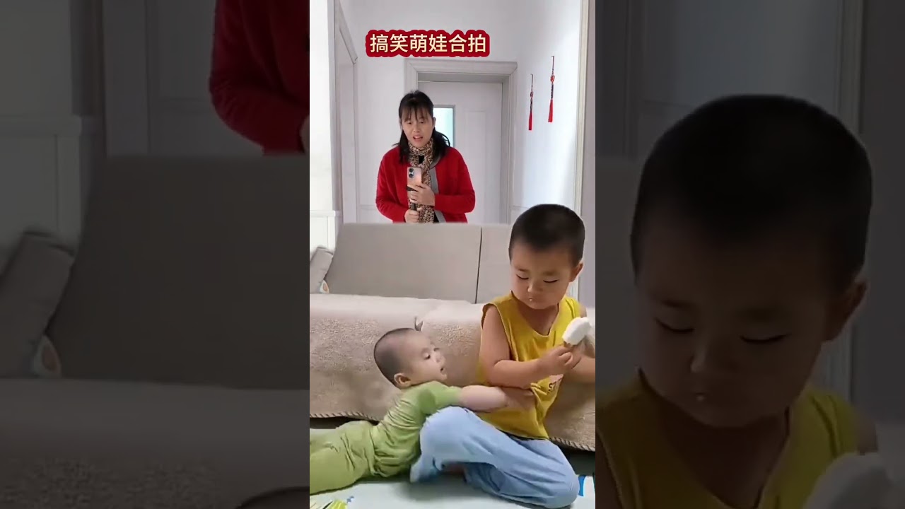 Funny cute baby snatching food to eat cute baby’s funny daily life Dou Xiao Assistant is popular