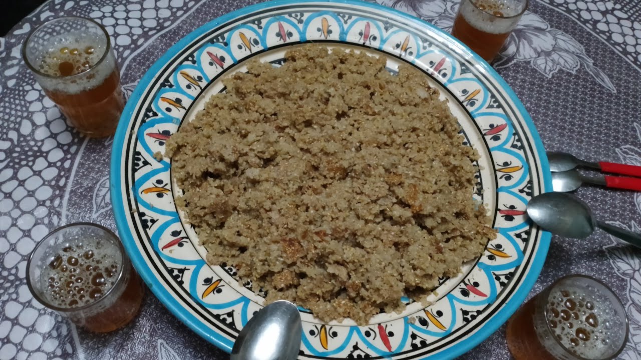 الرفيسة بالحرشة ديال البلبولة او شعير بالبصل  وزيت البلدية تقليدية دواء البرد👌👍❤️