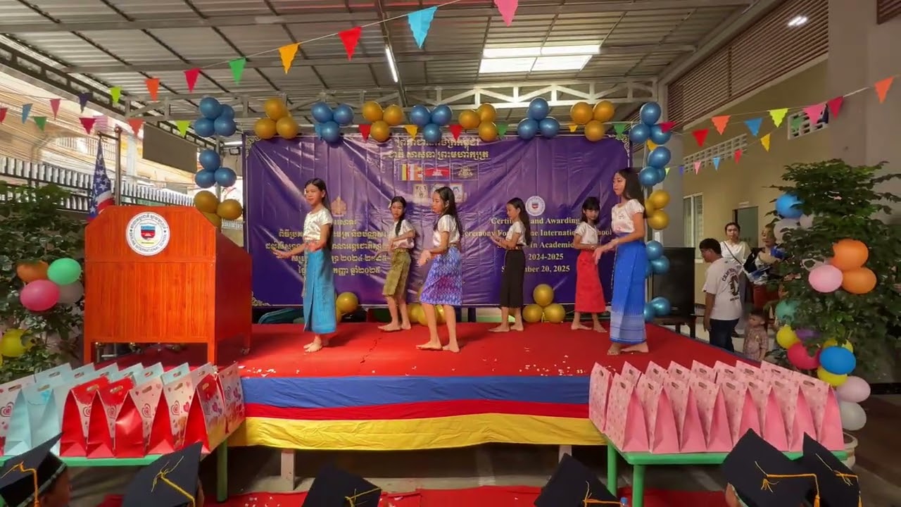 រាំសមៗណាស់ក្មេងៗ 