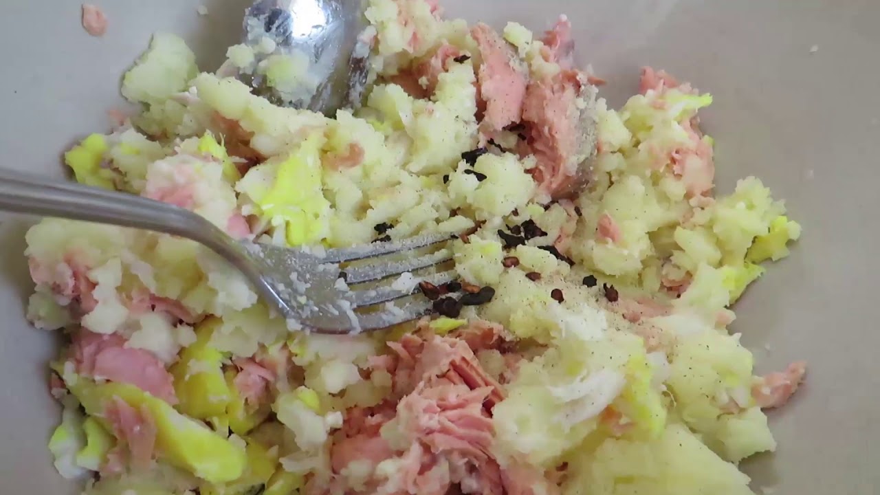 Simple homemade Smoked Haddock and salmon  fishcakes Cooking with Chris Davies