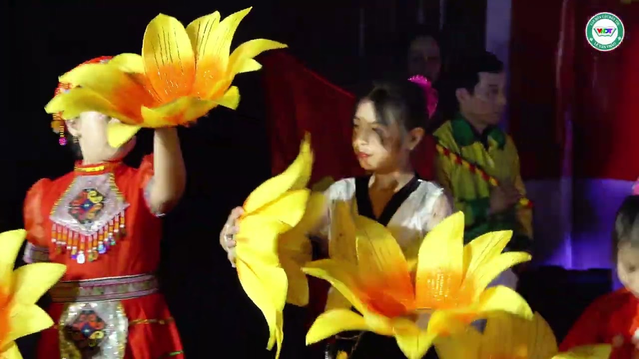 LÁ CỜ ĐẢNG