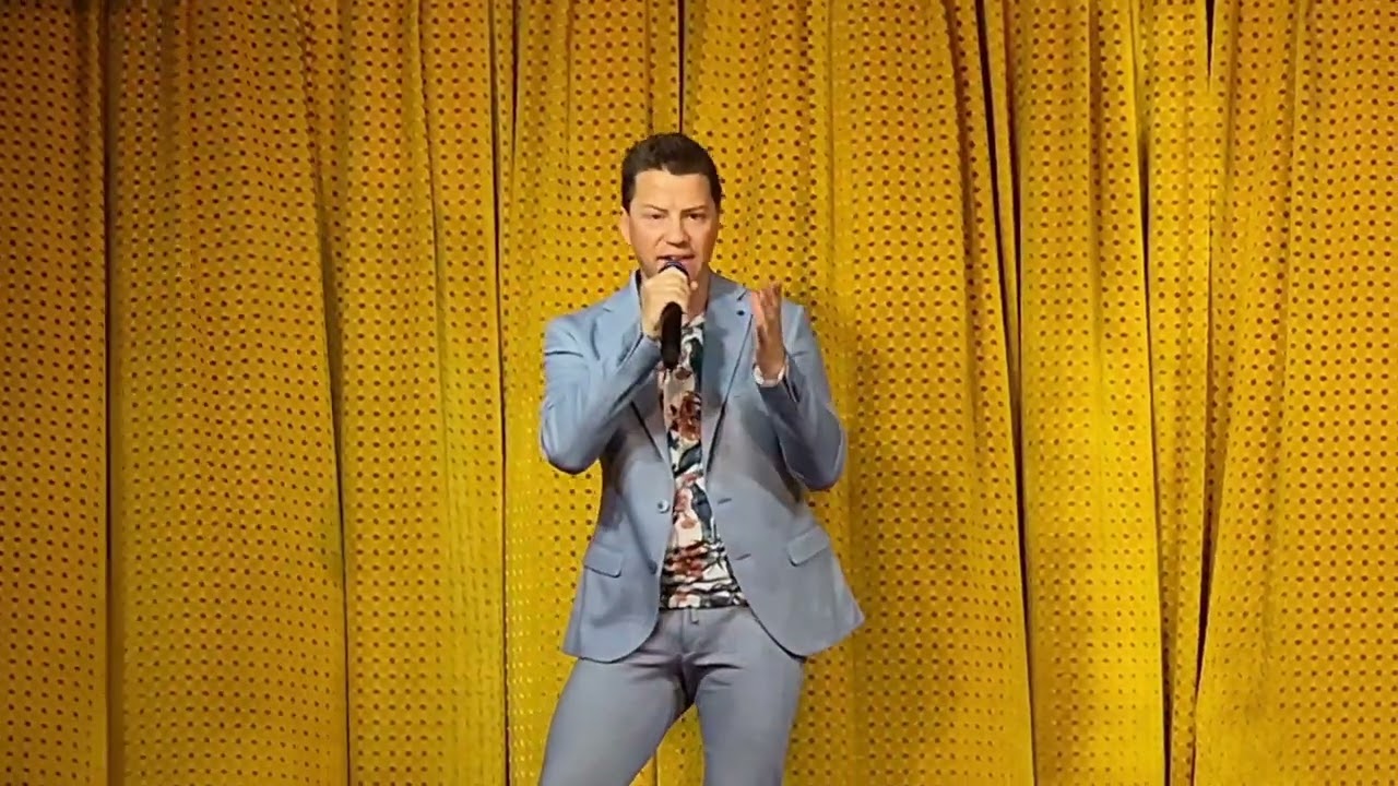 Yvan Verelli in de Kaasboerin tijdens de Dolle woensdagshow.