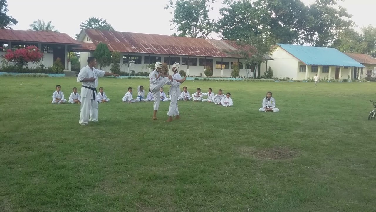 Marimbun/Bibit Petarung Karate Full Body Contact Kyokushinkai Kab.Tobasa,masih Sabuk Putih (Kyu-X)