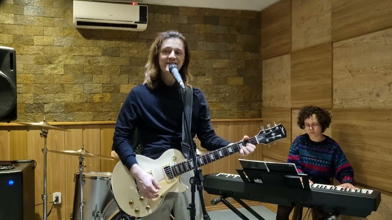 Victor - proposta show Broadway Goes Rock!