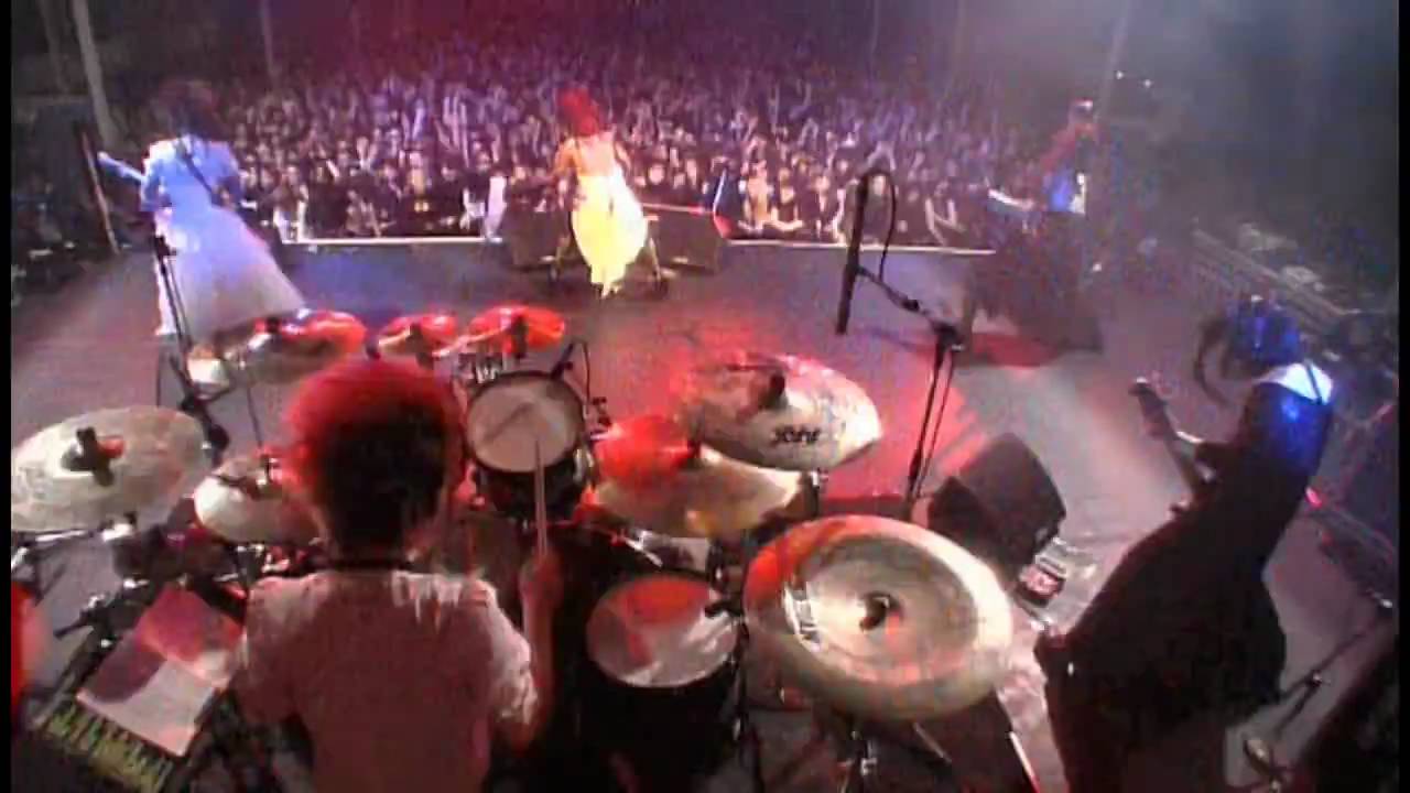 Moi dix Mois - Unmoved Live (Seth Version)