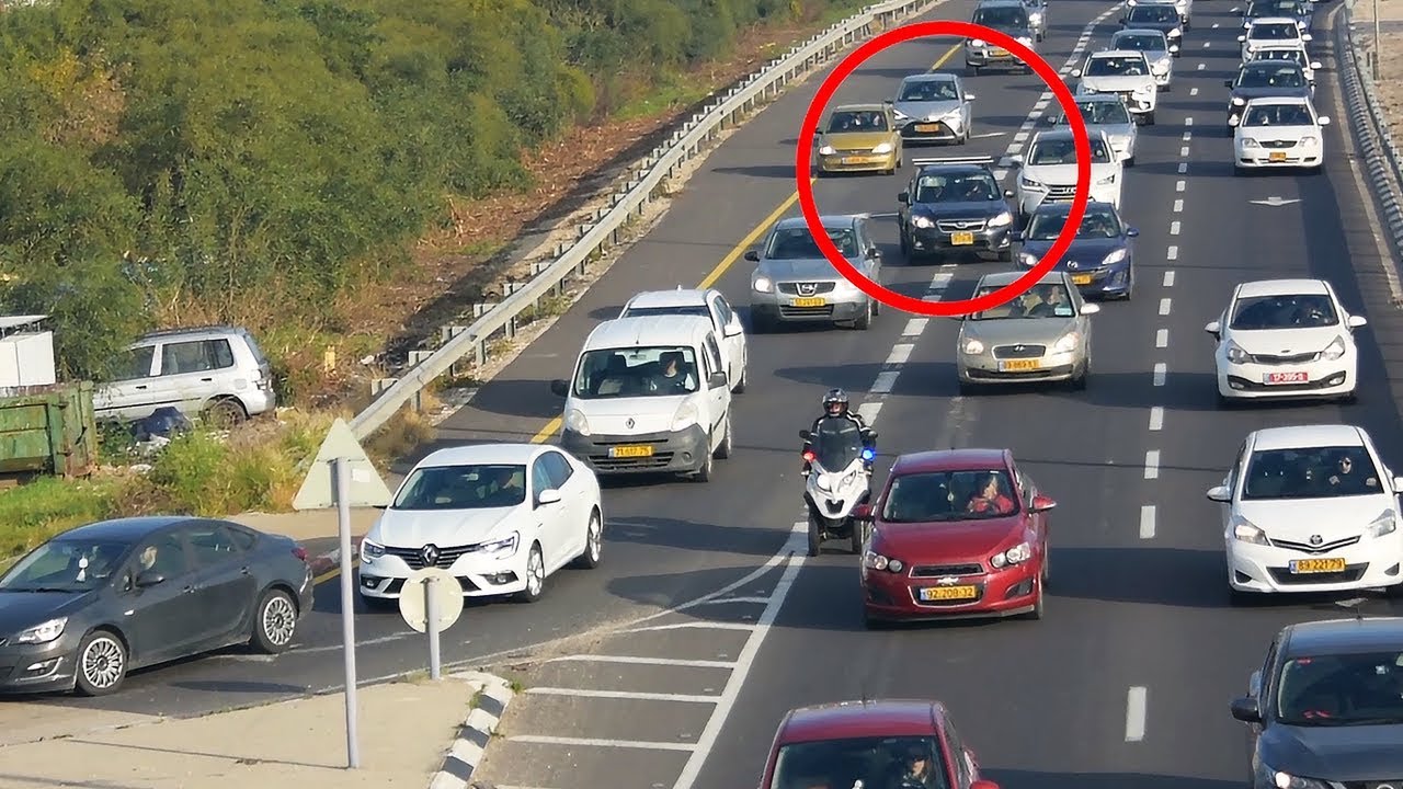 אכיפה נגד שימוש בטלפון בזמן נהיגה וקיפוח זכות