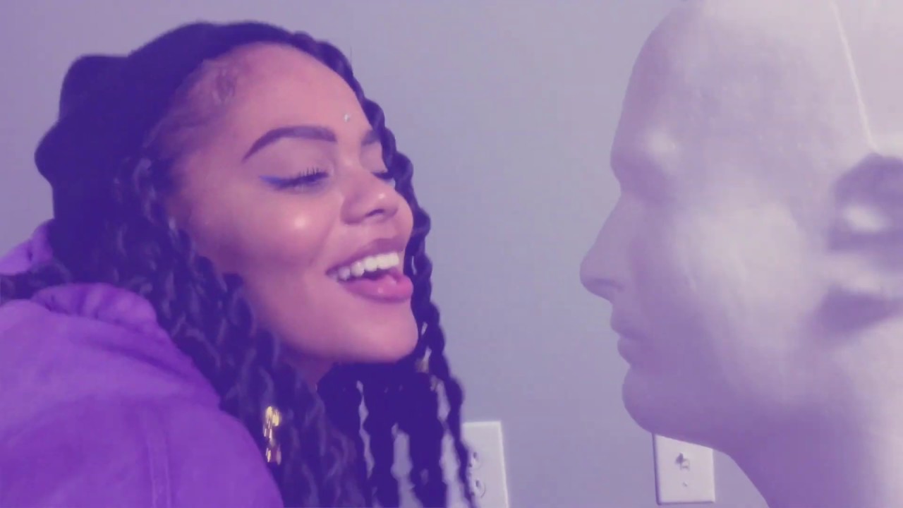 Cashma - TREAT ME (OFFICIAL VIDEO)