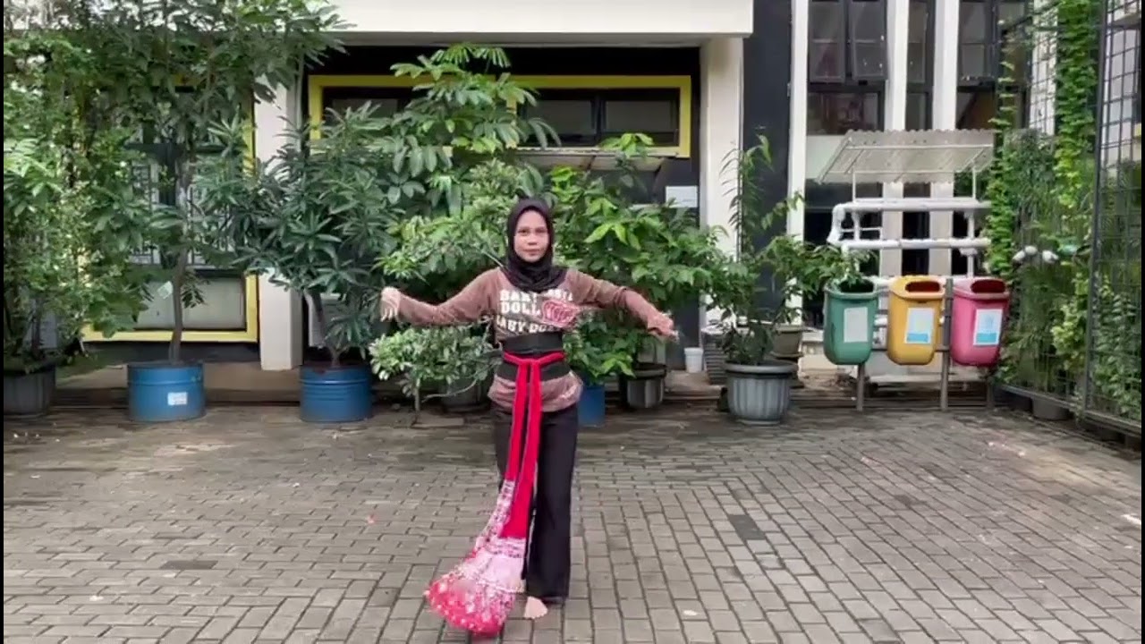 Tari Renggong Manis by nella smkn 2 | Portofolio Tari 