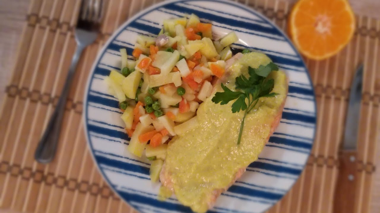 Salmón al vapor con verduras en salsa de mandarina. Mambo de cocotec.