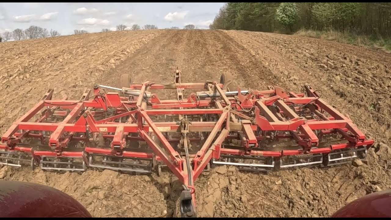 Uprawa i wysiew nawozów pod kukurydzę.