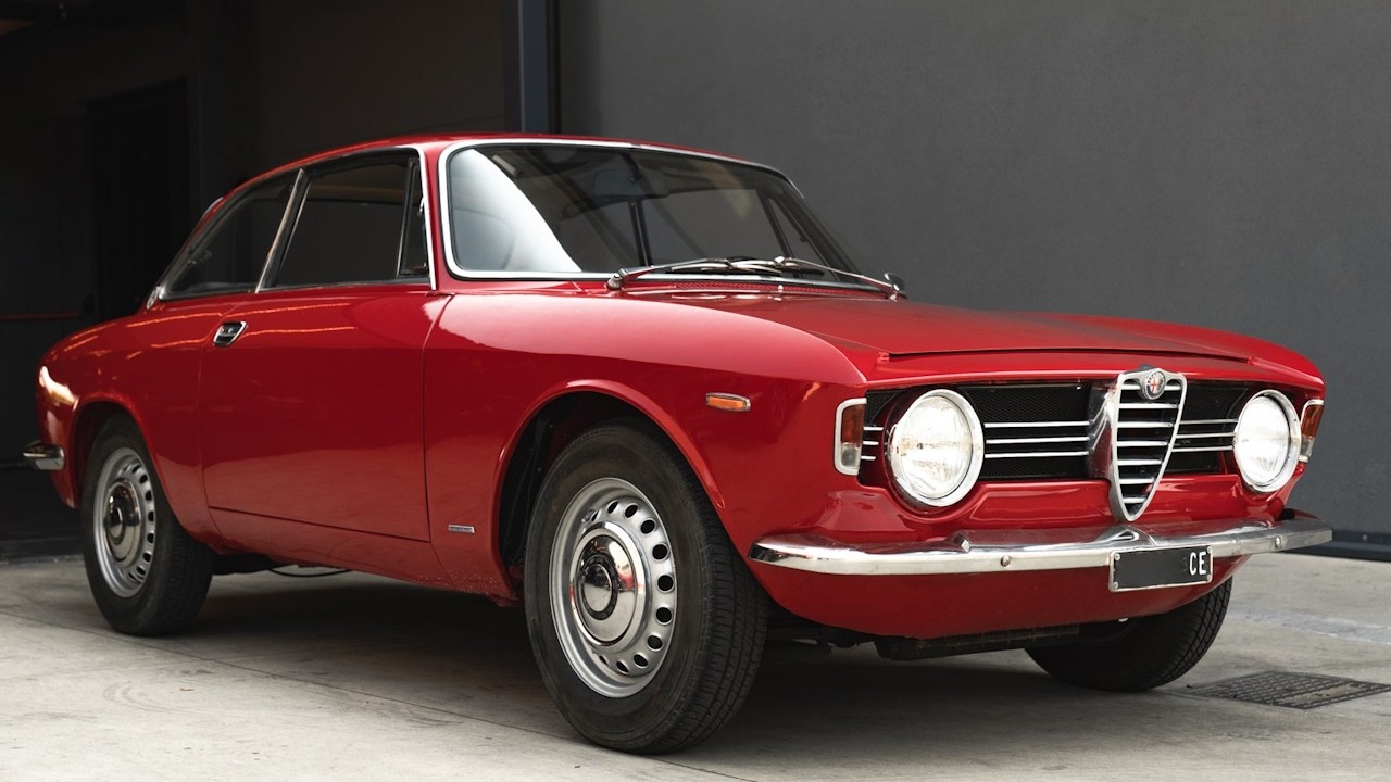 Alfa Romeo dostępna w PRL tylko dla artyst&oacute;w i naukowc&oacute;w!