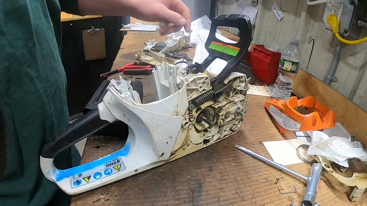 Stihl cordless , battery powered chainsaw won’t work ? Fixing Stihl MSA200