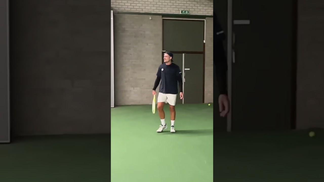 Trailer: Bart Stevens ATP 105 VS amateur Hugo Straver 4,1 - vrijdag 16.00 online! #tennis