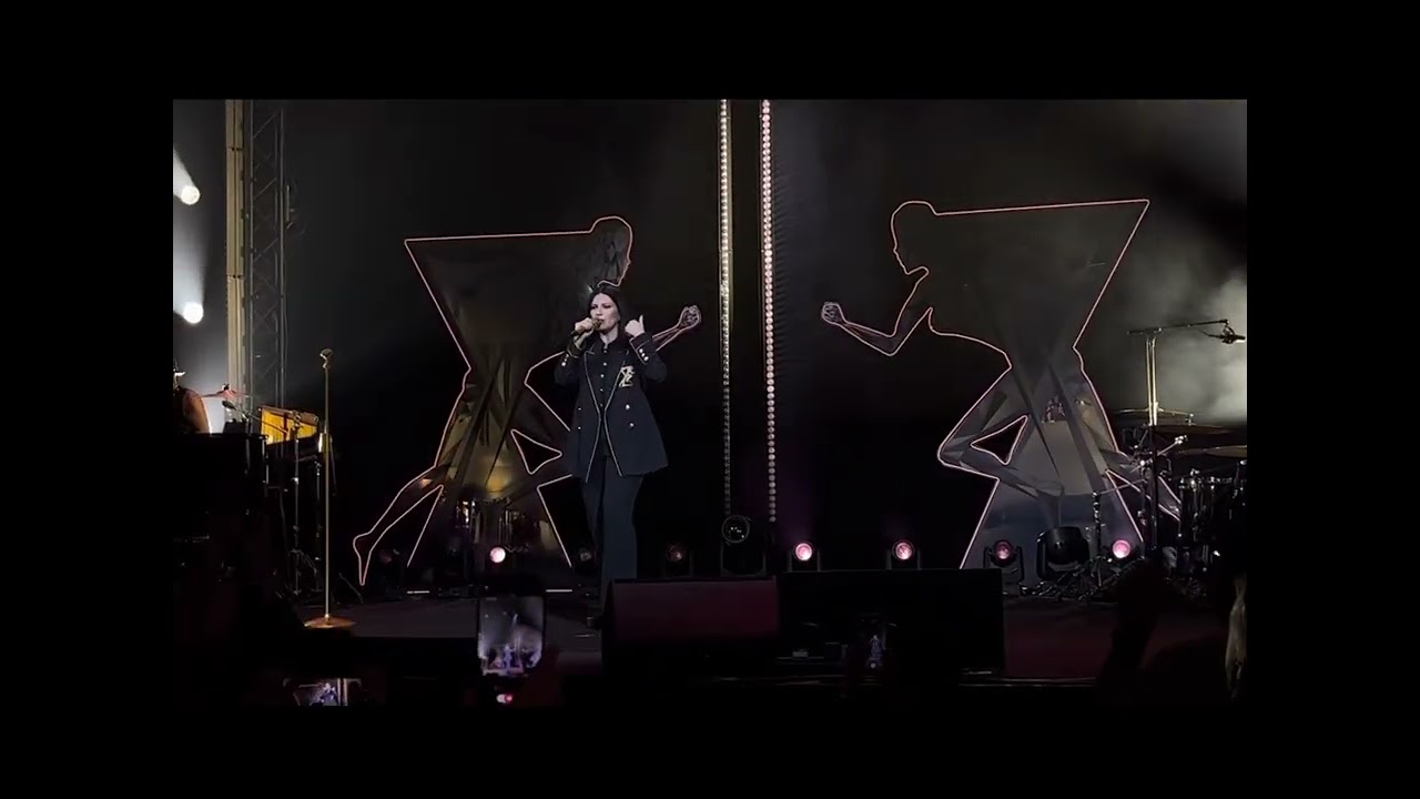 Laura Pausini Resumen Concierto 30 aniversario Madrid. Nuevo single Un buen inicio.