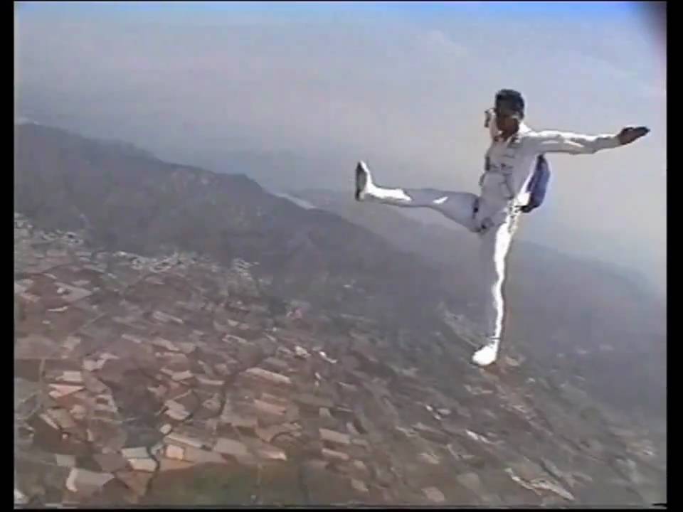 maurizio curia freestyle skydiving paracadutismo.mp4