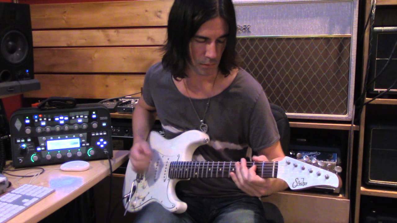 Pete Thorn plays 
