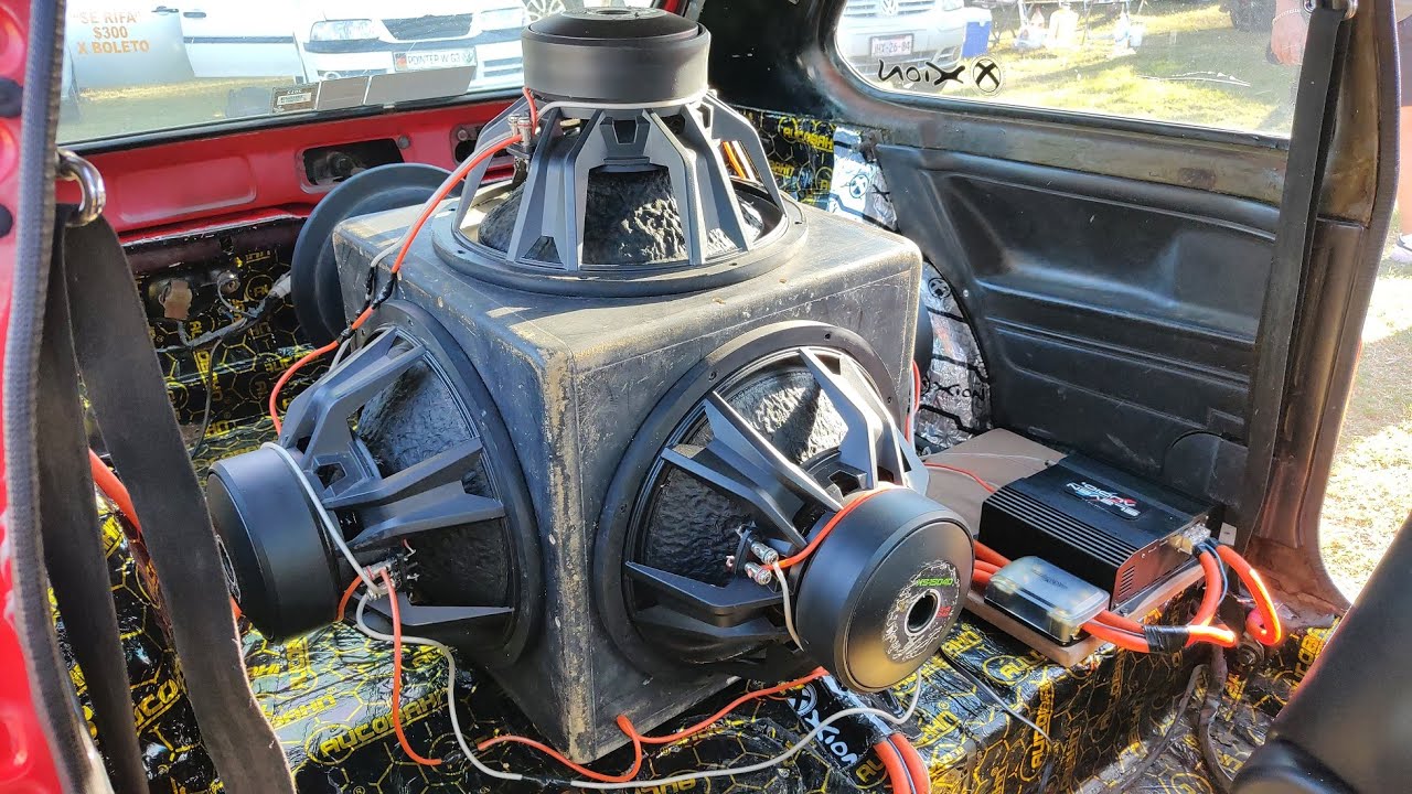 ¡Cubo con 4 bajos y amplificador Eleven Audio de 3000 Watts RMS!