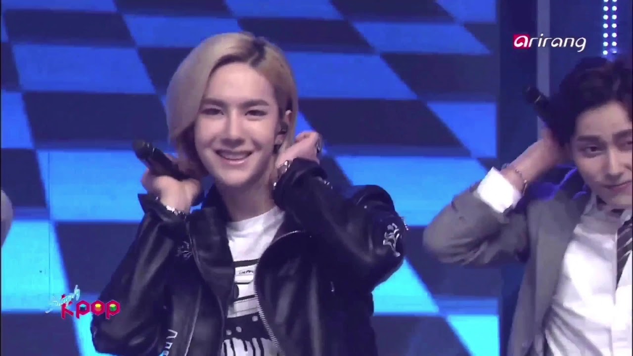 [Wang YiBo 王一博] - [UNIQ - Falling in love] 15 stage performances