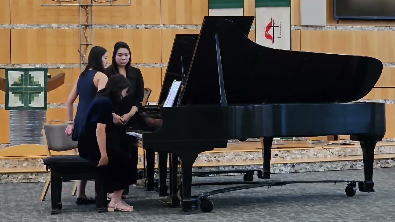 Por Una Cabeza by C. Gadel,  Radetzky - Marsch by Johann Strauss Sr.