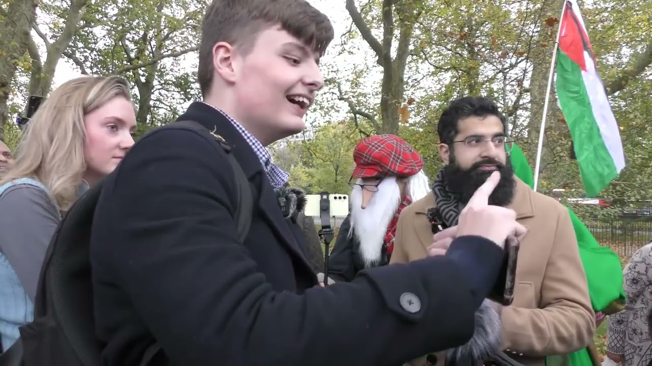 British Lady Embarrassed by Little Bob&rsquo;s Actions | Smile2Jannah | Speakers Corner | Debate