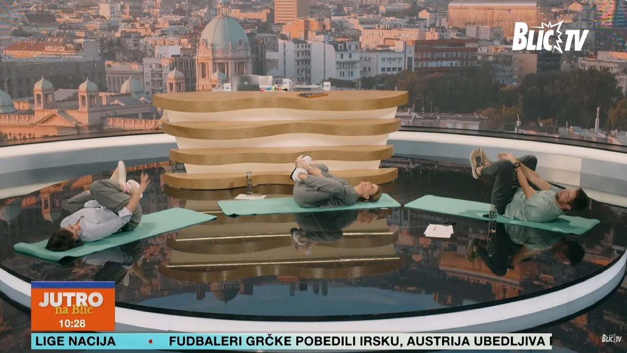 HIT SCENA U JUTARNJEM PROGRAMU: Voditelji legli na pod i krenuli da rade vežbe za KARLICU | JUTRO