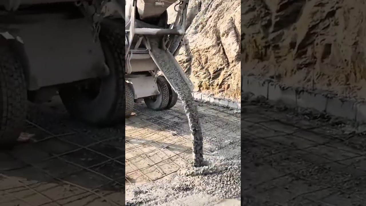 Proses pengecoran jalan dengan alat berat otomatis #shorts
