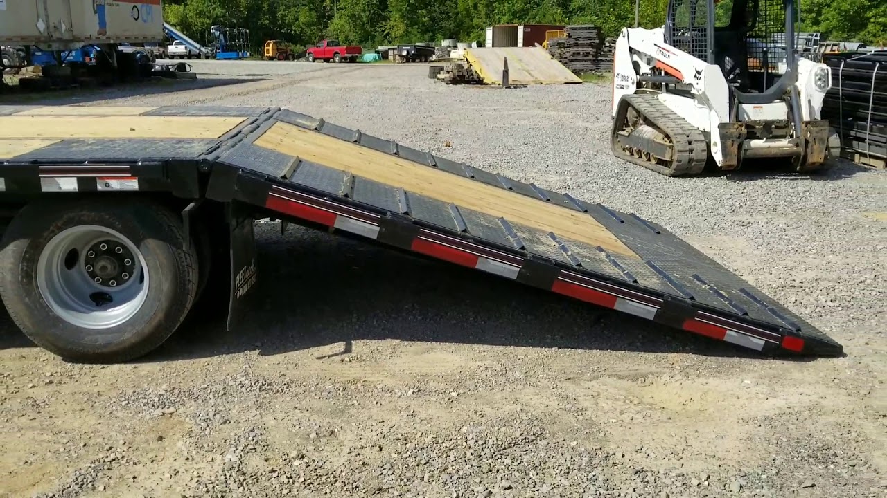 2017 Diamond C FLEETneck Gooseneck