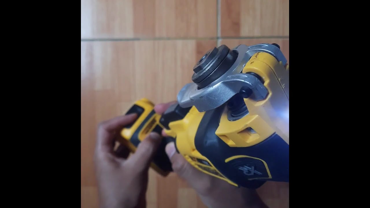 DCS356 U2 Multiherramienta oscilante 3 velocidades con freno eléctrico Brushless 20V MAX XR DeWALT