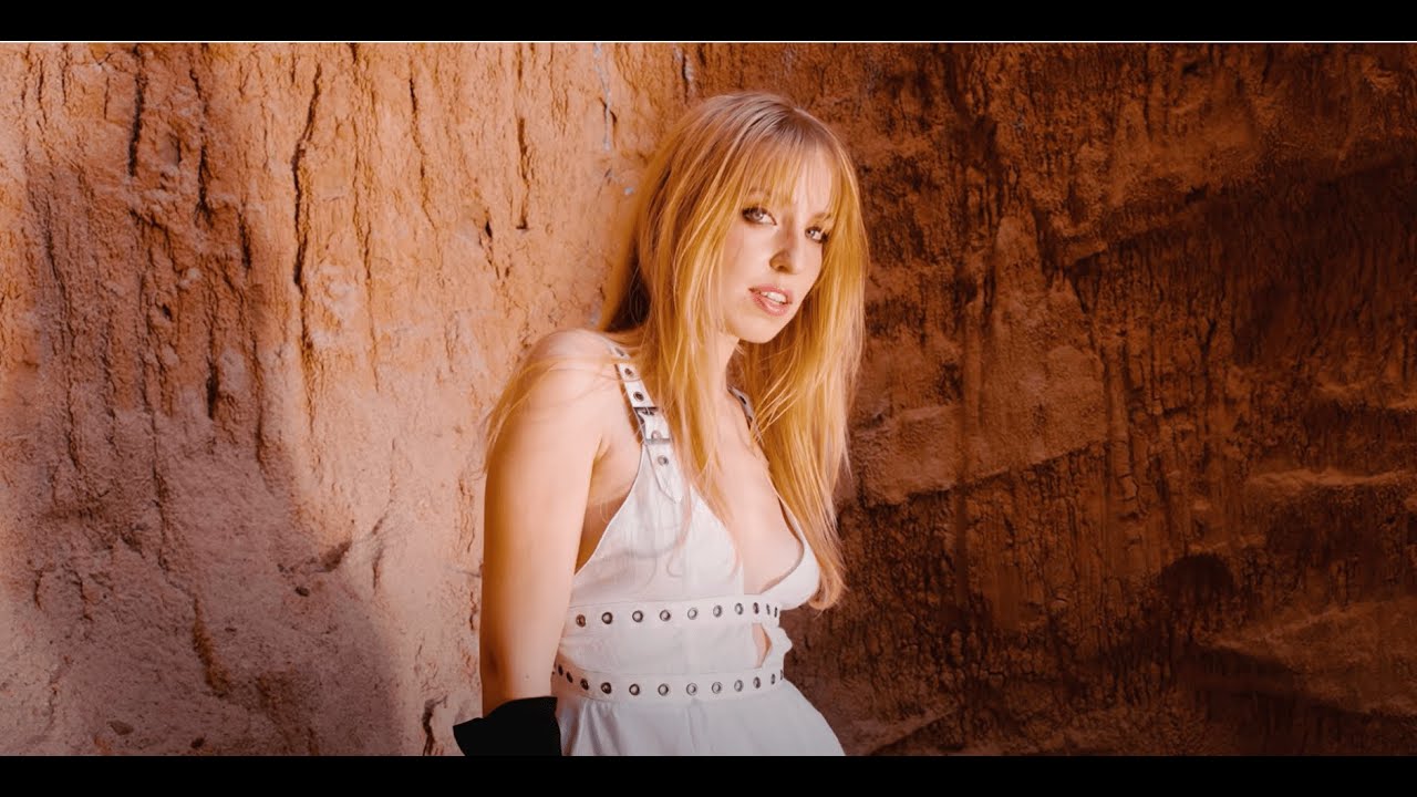 Maude Latour - I am not the sun