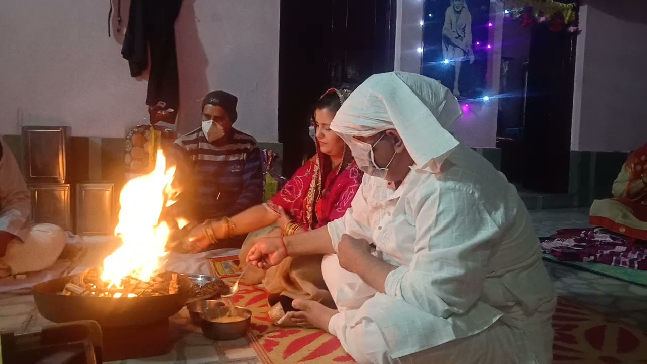 सुंदरकांड पाठ के बाद हवन पंडित जी द्वारा