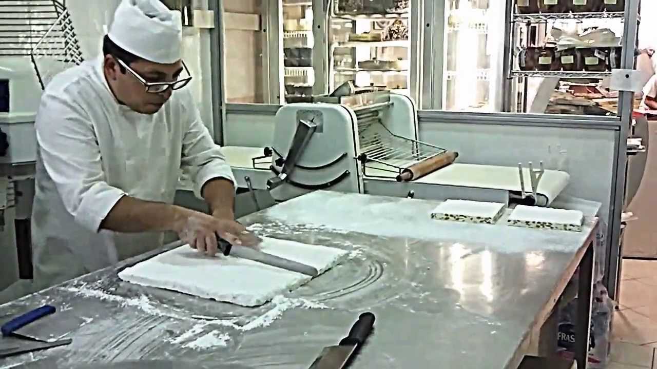 TORRONE ALLA PASTICCERIA NAPOLETANA DI TARANTO