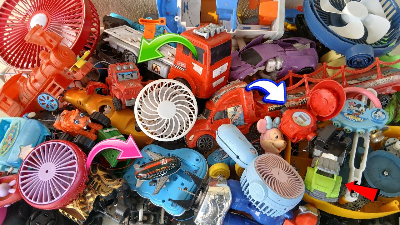 Discovering vintage items | Found toy airplanes, cars, watches, and many mini fans.