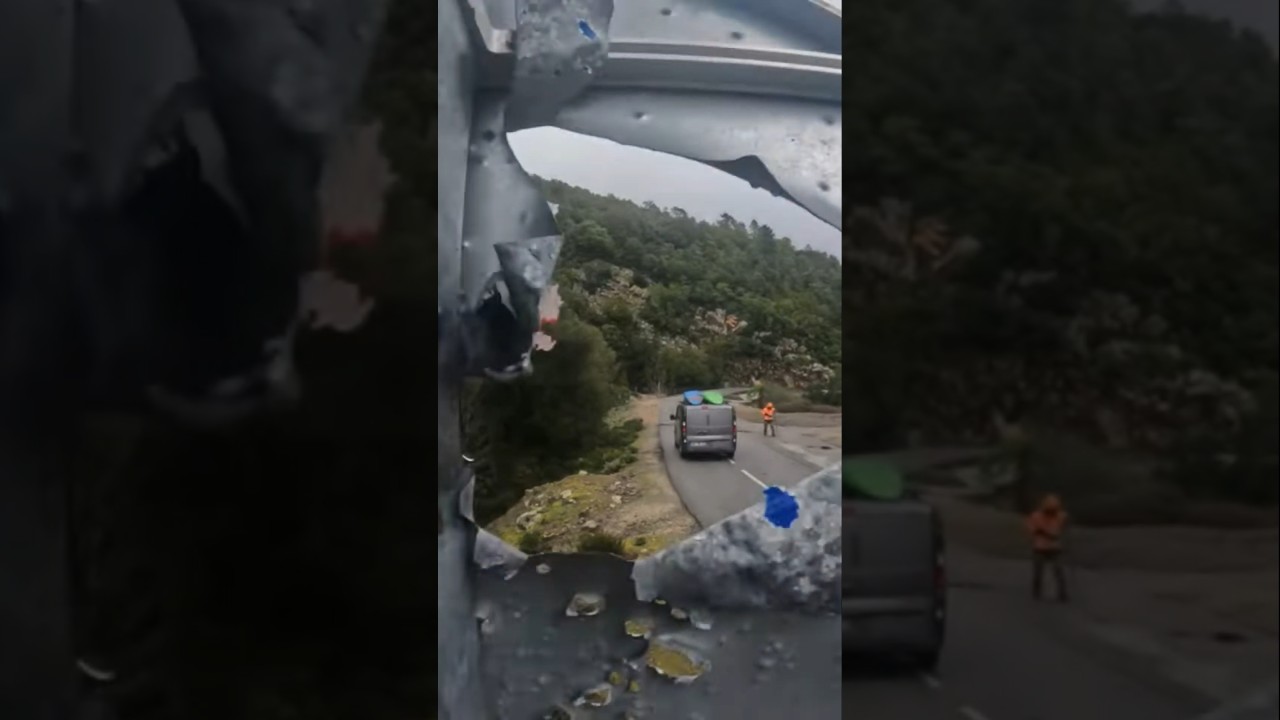 ONLY IN CORSICA 🤣 #whitewaterkayaking #kayaking #eggstreamkayak