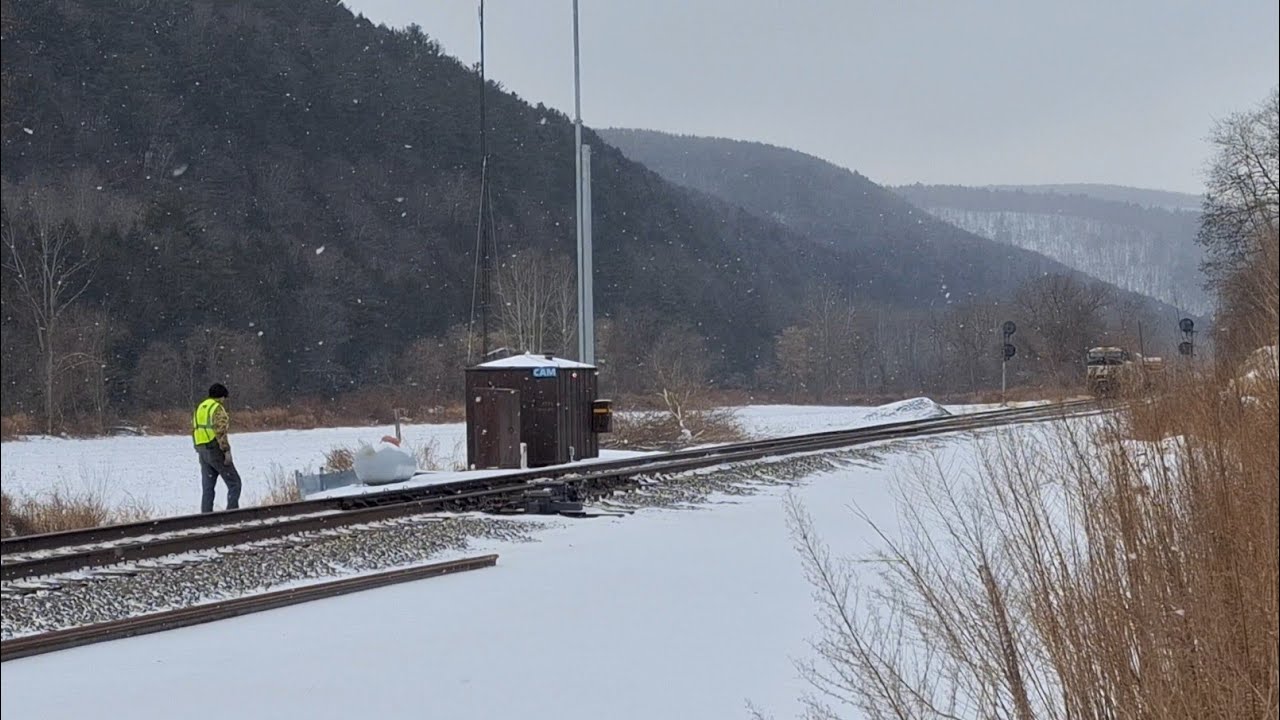 NS RR SWITCH WONT GO FOR CONDUCTOR AS HERITAGE UNIT WAITS FOR TRIPLE POWER SAND TRAIN!!!