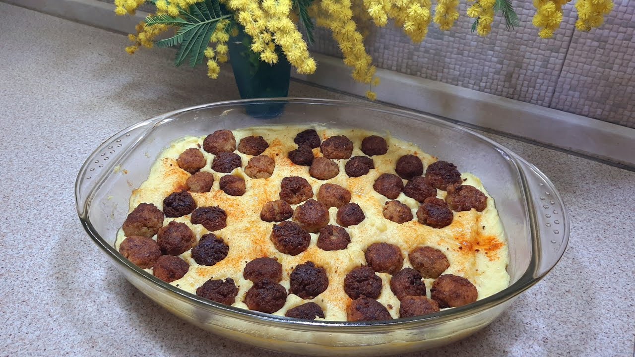 Drekë e mrekullueshme me qofte e pure patate👌 ! - Meatballs and potato dish