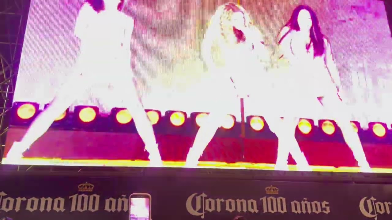  1 de marzo en el gran con cierto de Shakira super Genial la pase esta compartiendo con colombiano
