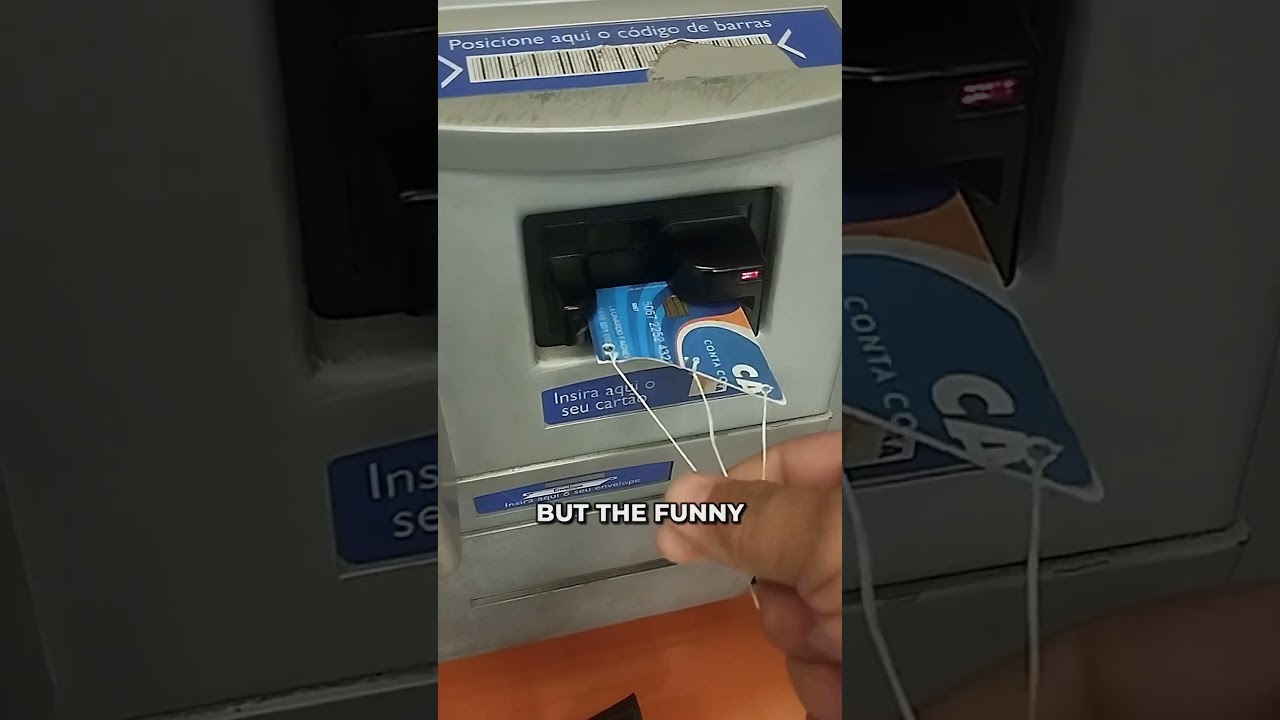 Он нашёл уникальный способ взломать этот банкомат! 😂