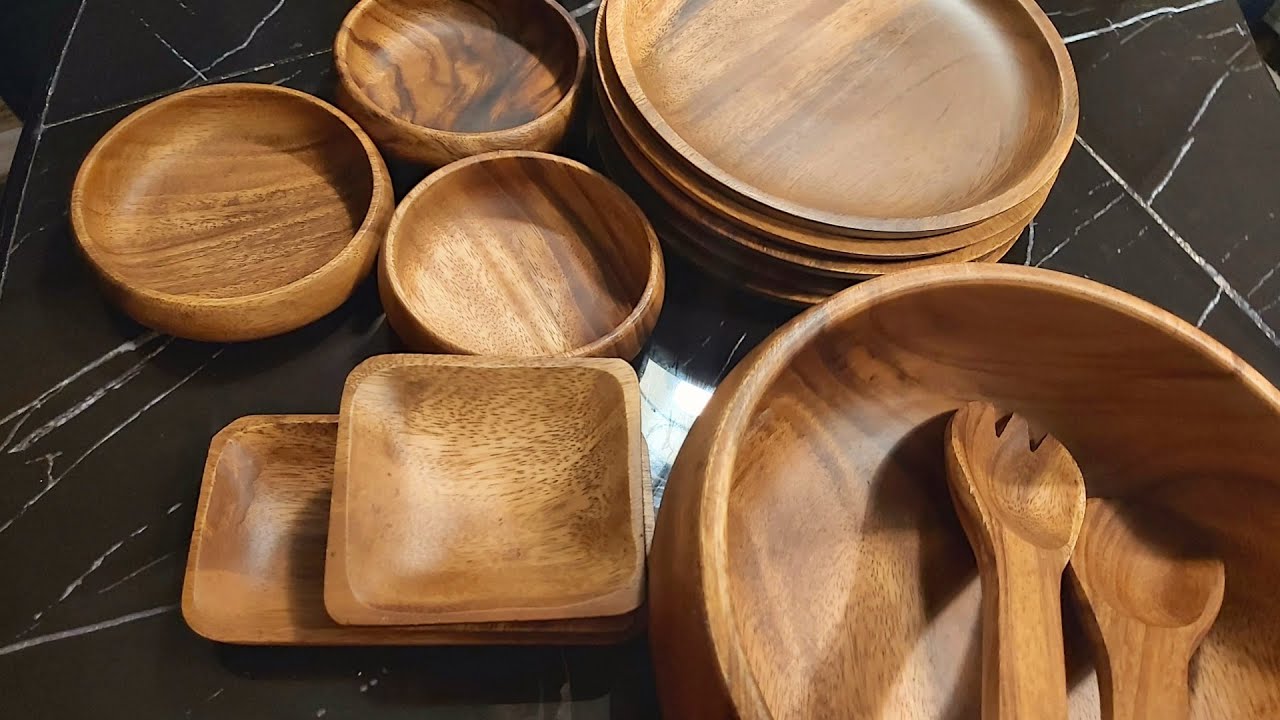 UNBOXING A WOODEN PLATE SET
