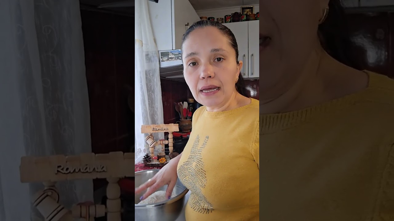 Plăcinte la tigaie cu brânză, cașcaval afumat și ceapă 