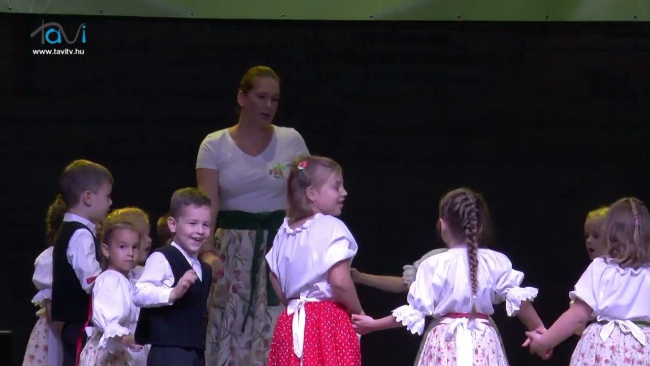 Őszi Fesztivál - MIHÁLY NAPJA - A Bóbita Óvoda Bokréta Tehetségműhelyének szüreti csokra - Tavi TV