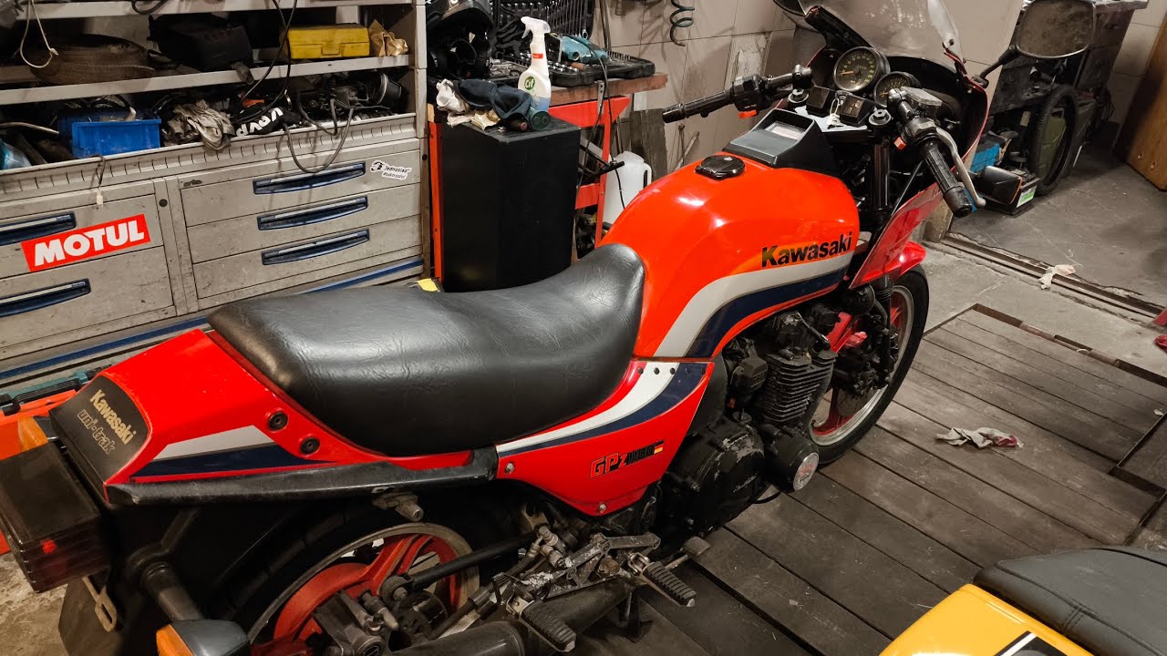 Kawasaki gpz1100 unitrak  part1