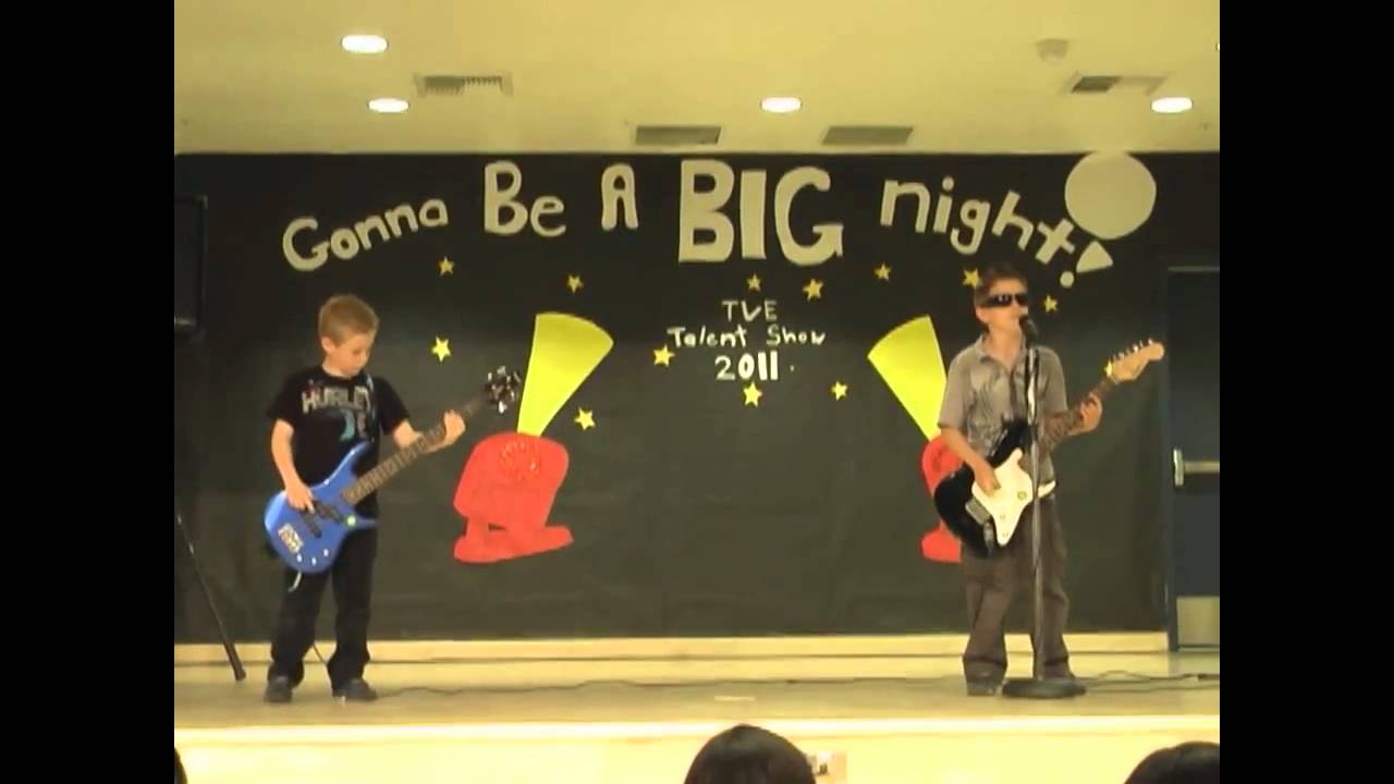 Radiohead Creep By Tristan and Trevor @ Talent show 2011