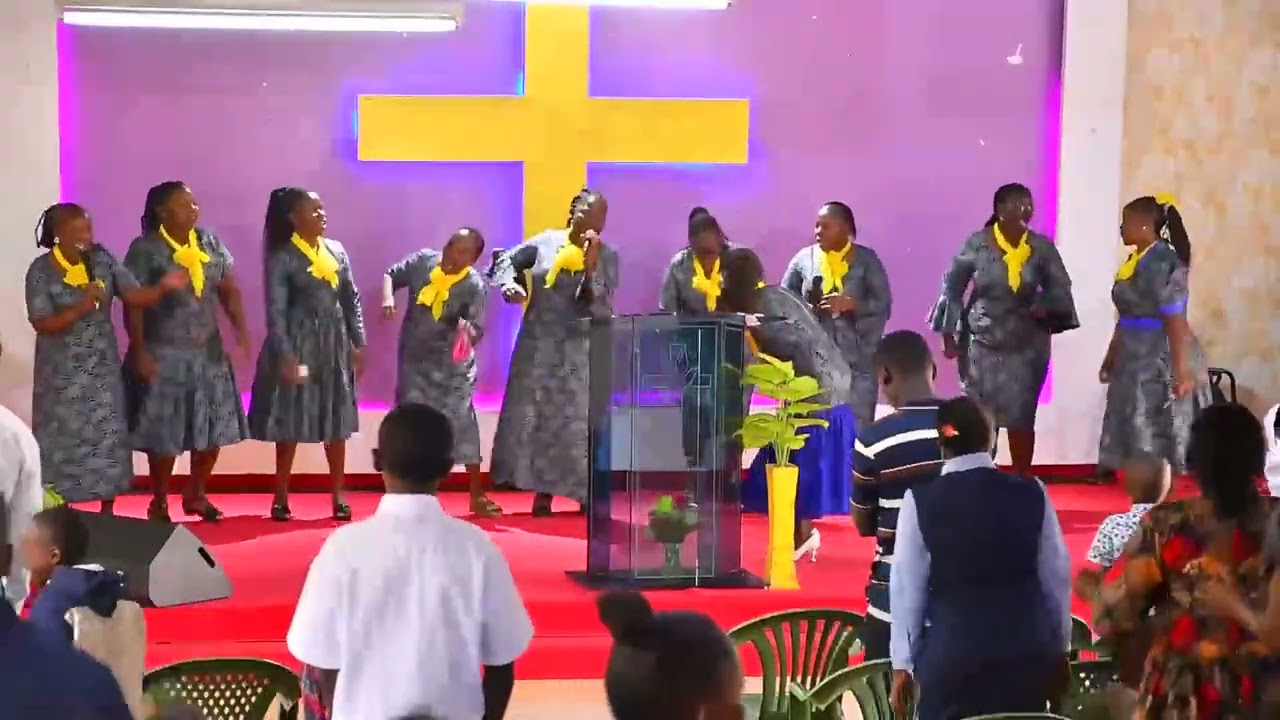 WE ARE PRAISING THE LIVING GOD