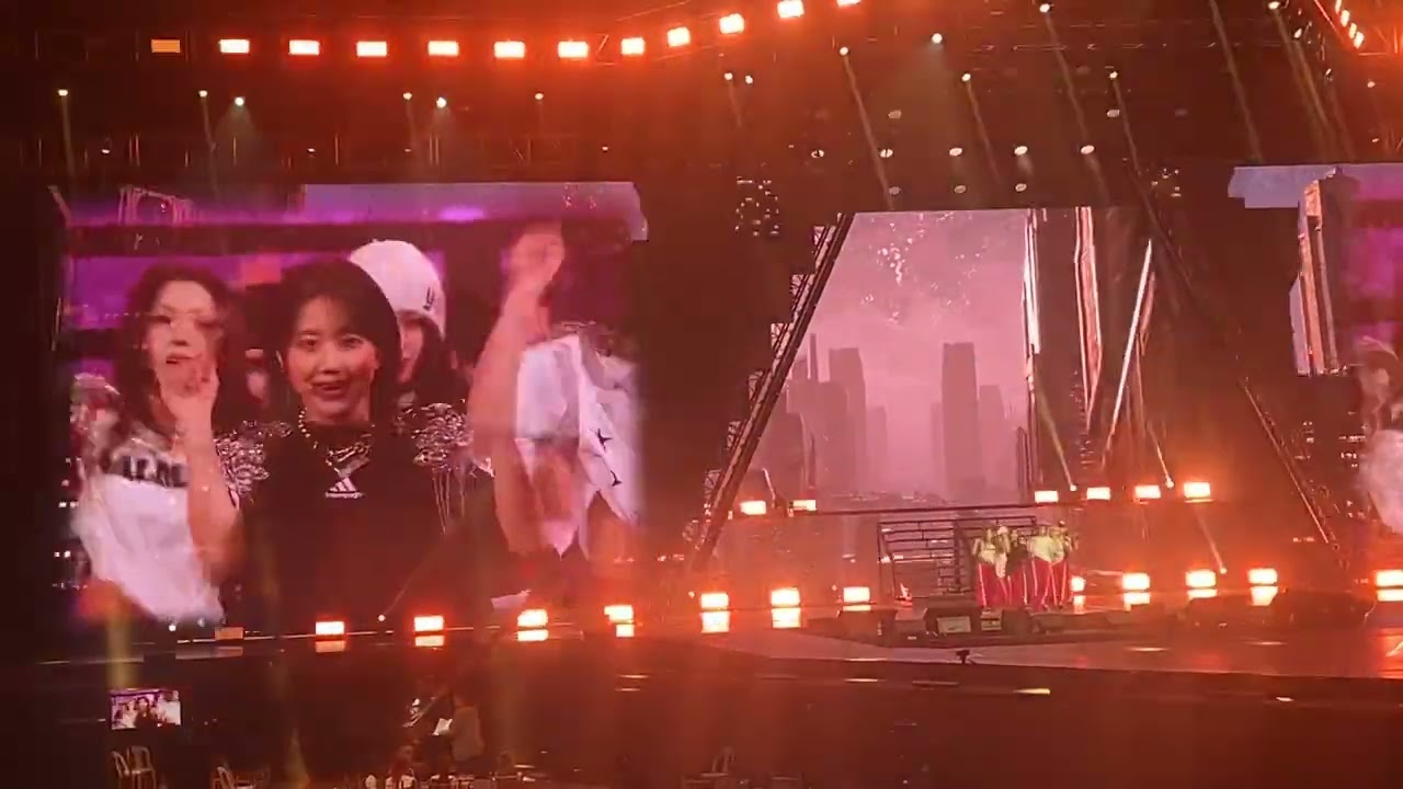 AAA 2023 - NMIXX