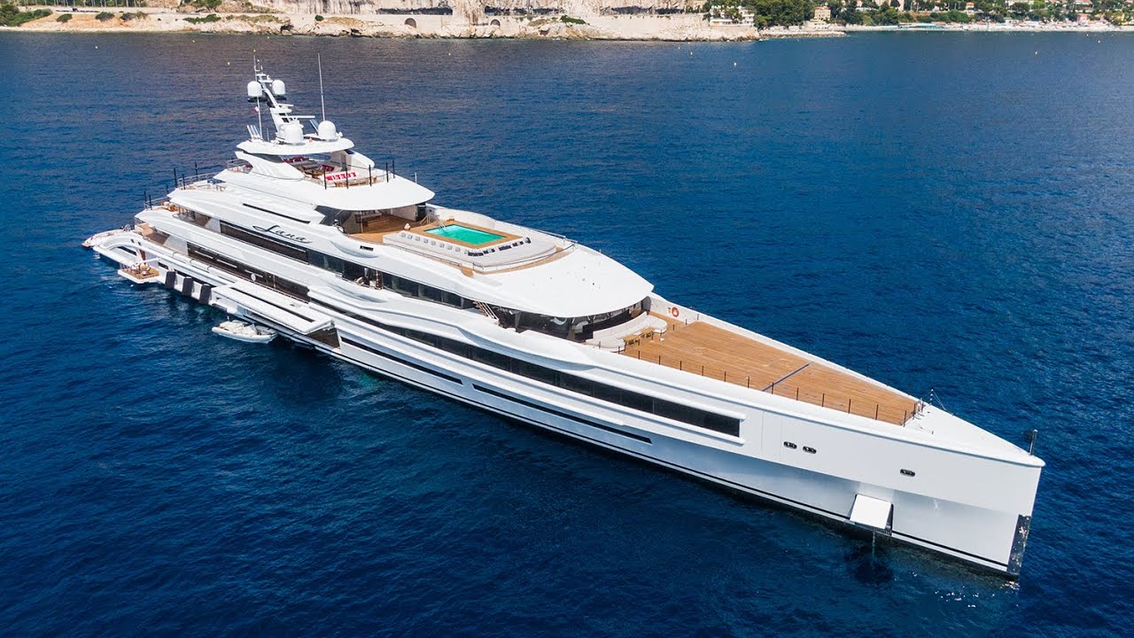 LANA | 107m Benetti FB277 Yacht in the South of France